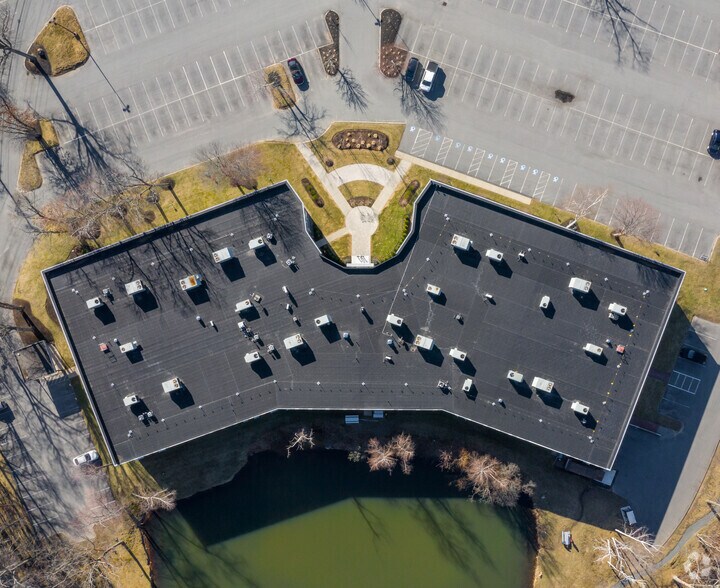 More Photos Of 101 Edgewater Dr, Wakefield Unknown For Lease