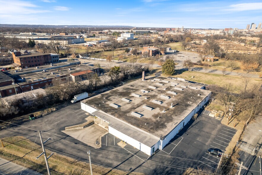 More Photos Of 1500 Algonquin Pky, Louisville Warehouse For Lease