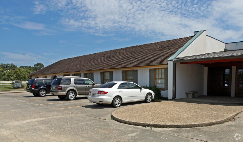 More Photos Of 8146 One Calais Pl, Baton Rouge Office For Lease
