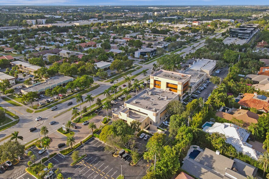 More Photos Of 4400 N Federal Hwy, Boca Raton General Retail For Lease
