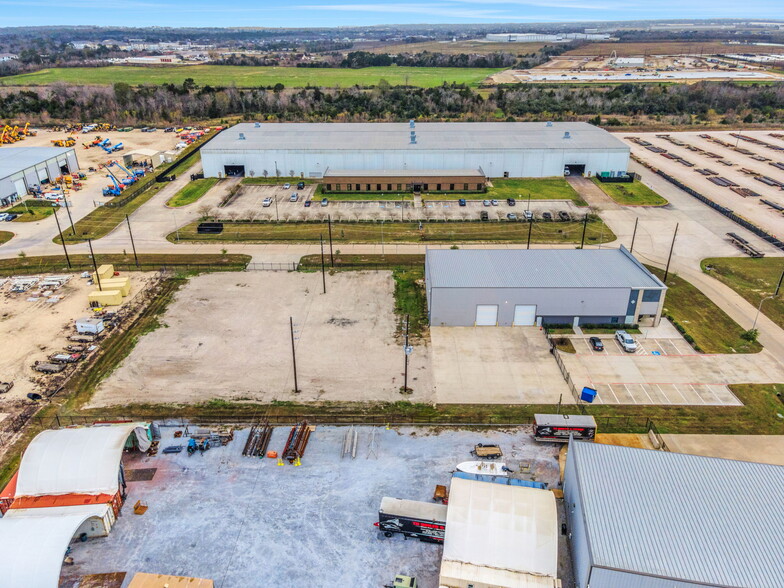 More Photos Of 8110 Parkside Ave, Baytown Warehouse For Sale