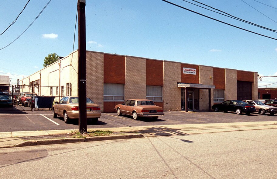 Primary Photo Of 1116 Edgewater Ave, Ridgefield Warehouse For Lease