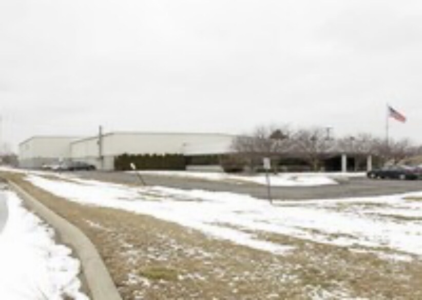 More Photos Of 39133 Webb Dr, Westland Warehouse For Lease