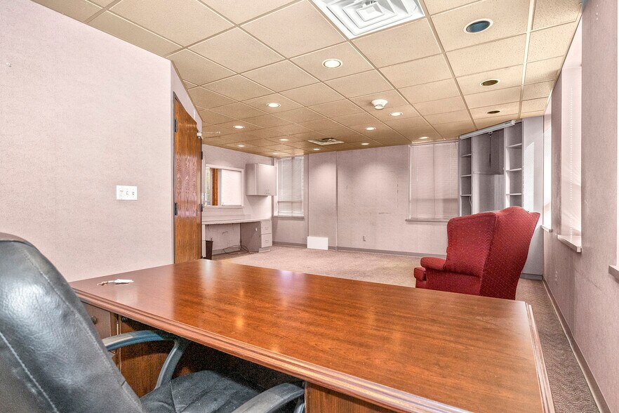 More Photos Of 5245 Schaefer Rd, Dearborn Medical For Sale