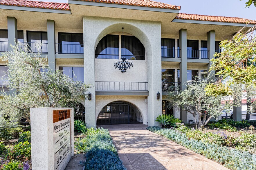 More Photos Of 23717 Hawthorne Blvd, Torrance Office For Lease