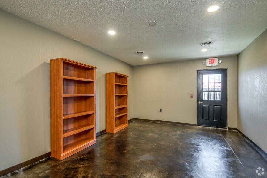 More Photos Of 2784 Deerfield Ave E, Suamico Medical For Lease