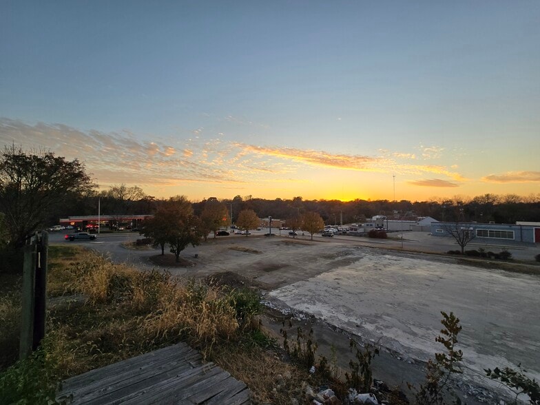 More Photos Of 11200 E Truman Rd, Independence Freestanding For Sale