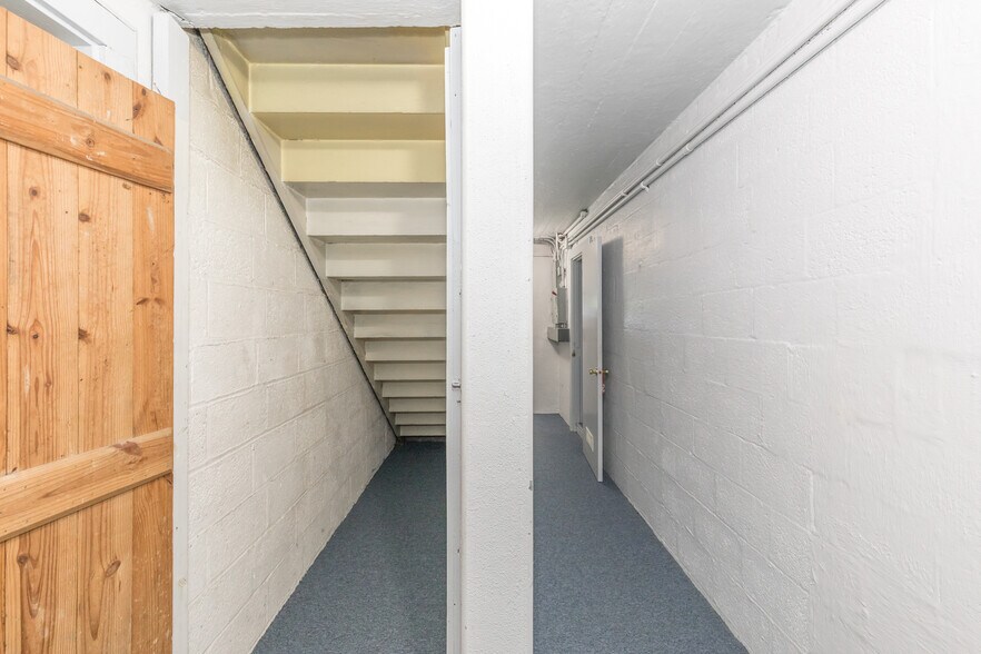 More Photos Of 131 Copenhaver St, Marion Shelter For Sale