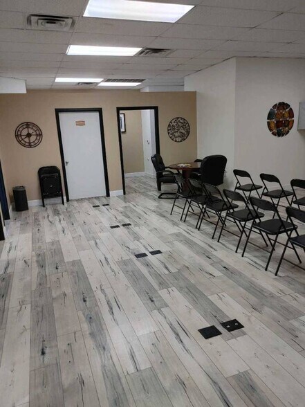 More Photos Of 8867 W Flamingo Rd, Las Vegas Office For Sale