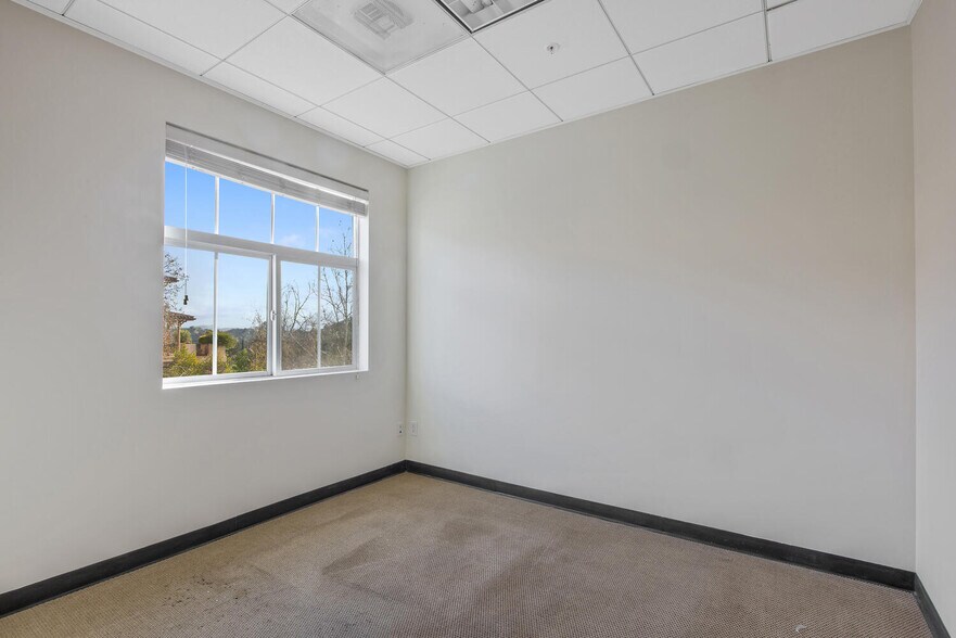 More Photos Of 5018 Chesebro Rd, Agoura Hills Medical For Sale