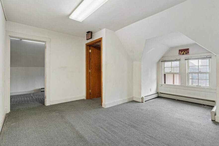 More Photos Of 2318 S 1st Ave, Minneapolis Office For Sale