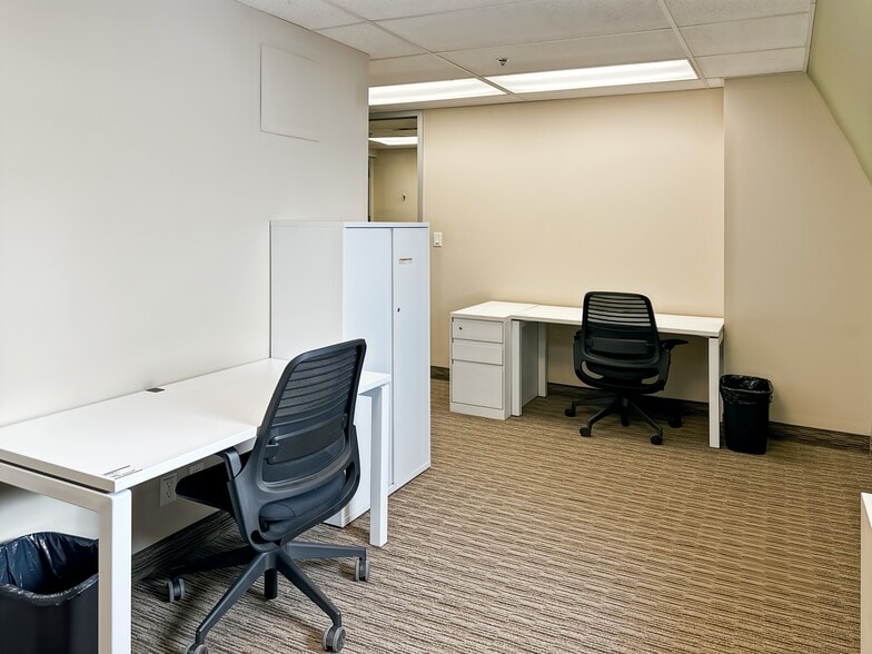 More Photos Of 1 Rideau St, Ottawa Coworking Space
