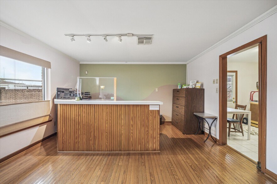 More Photos Of 4718 Ingersoll St, Houston Medical For Sale