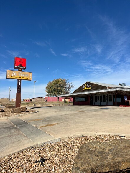 Primary Photo Of 10811 NE 23rd St, Spencer Restaurant For Lease