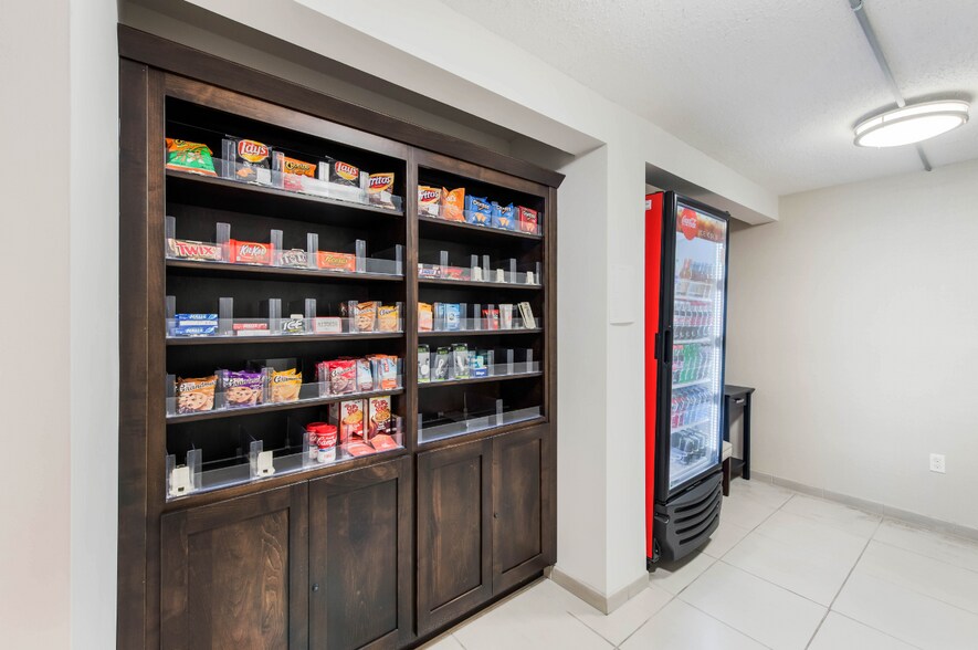 More Photos Of 11349 Reed Hartman Hwy, Cincinnati Hotel For Sale