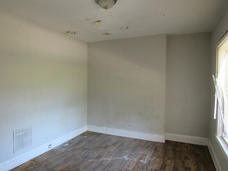 More Photos Of 932 Wheelock Rd, Cleveland Apartments For Sale