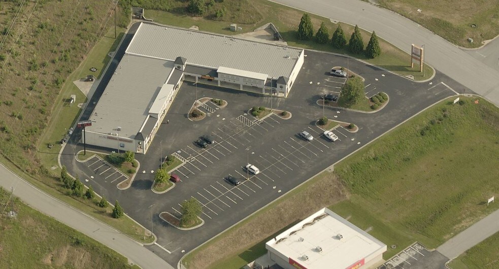 More Photos Of 201 Davis Blvd, Bremen Storefront Retail Office For Sale