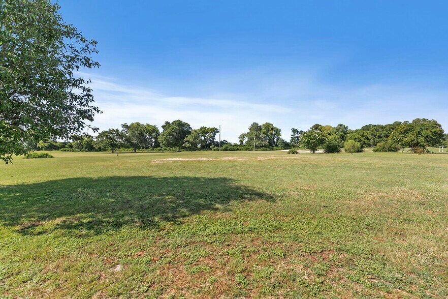 More Photos Of 101 Merion Dr, Eufaula Golf Course Driving Range For Sale