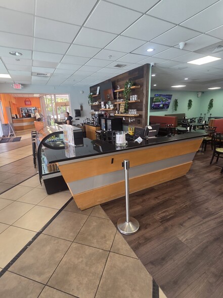 More Photos Of 2261 E Irlo Bronson Memorial Hwy, Kissimmee Hotel For Sale