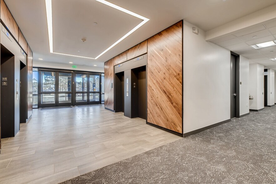 More Photos Of 3151 S Vaughn Way, Aurora Office For Lease