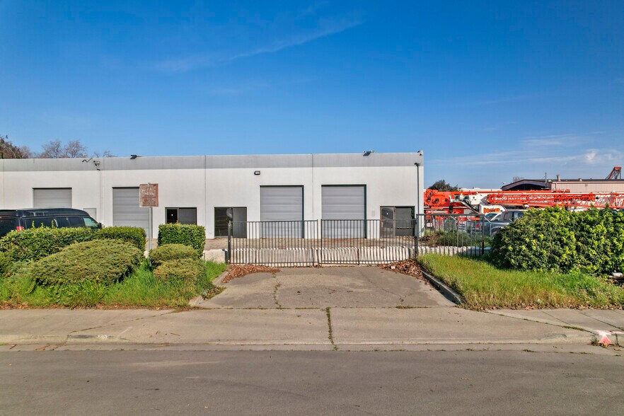 More Photos Of 23978 Connecticut St, Hayward Warehouse For Sale
