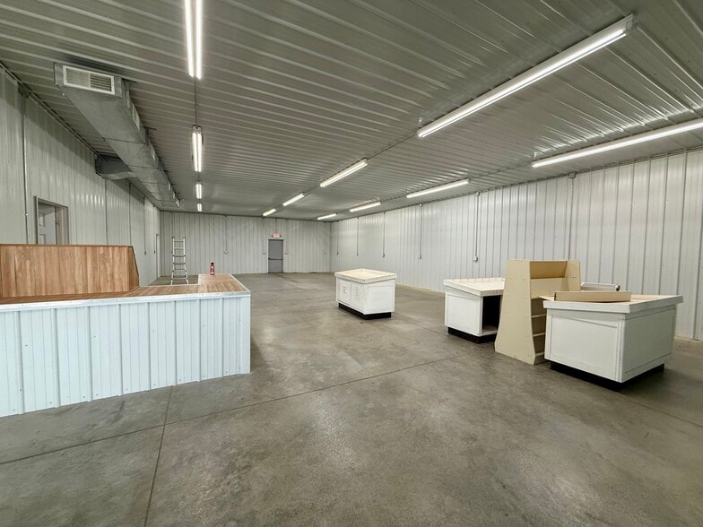 More Photos Of 612 E Tipton St, Seymour Freestanding For Sale