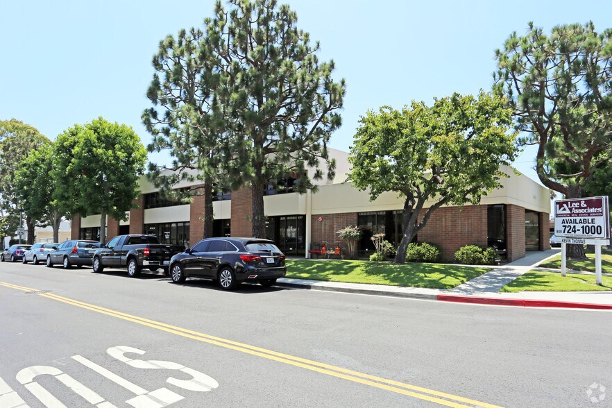 More Photos Of 881-899 Production Pl, Newport Beach Light Manufacturing For Lease