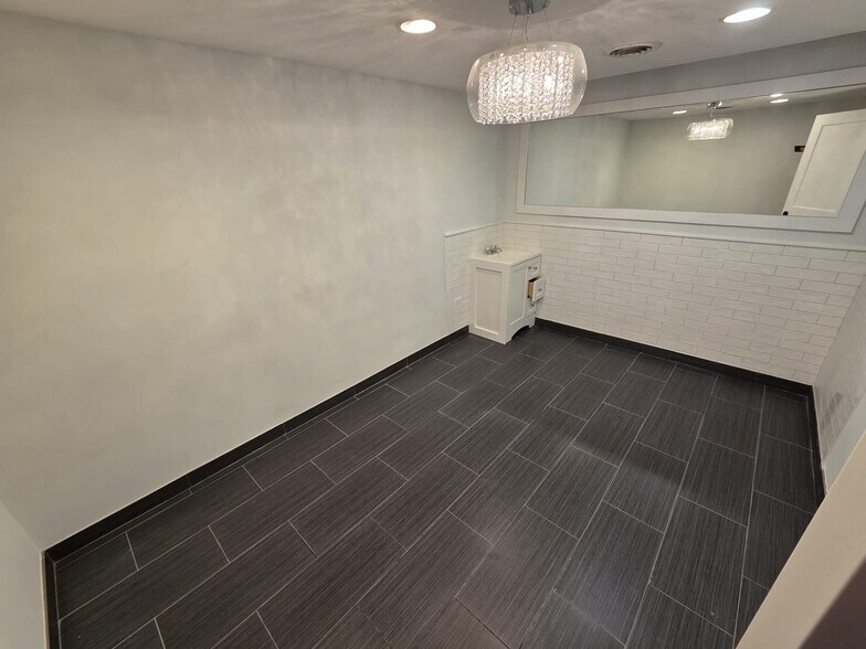 More Photos Of 784 Central Ave, Highland Park Office For Lease