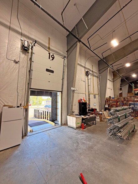 More Photos Of 84 Warren Ave, Westbrook Warehouse For Lease