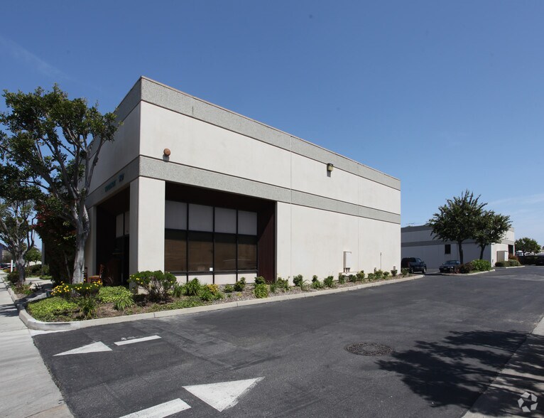 More Photos Of 1830 Lockwood St, Oxnard Warehouse For Lease