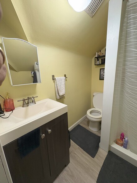 More Photos Of 17 Mechanic St, Westbrook Apartments For Sale