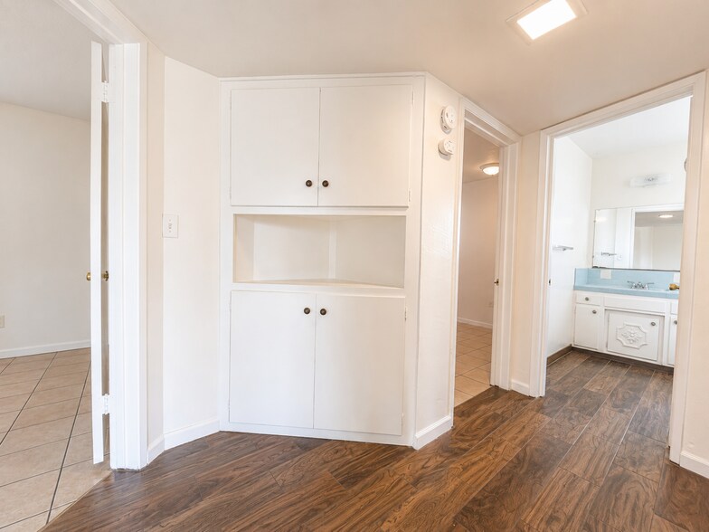 More Photos Of 1500 Owens St, Bakersfield Multifamily For Sale