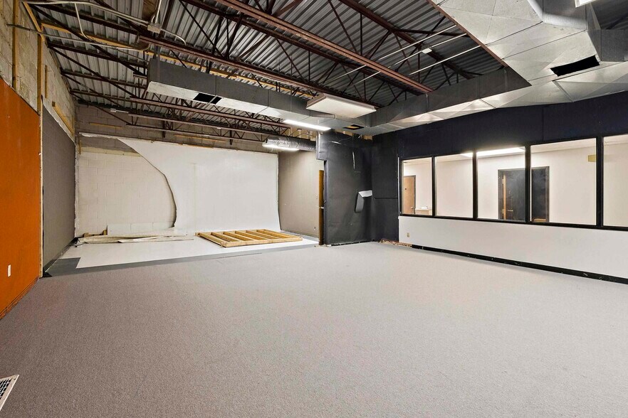 More Photos Of 5942 Us-60, Ashland Bank For Sale