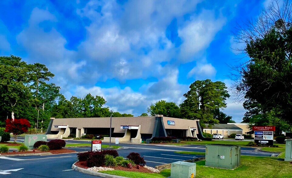 More Photos Of 11721 Jefferson Ave, Newport News Office For Sale