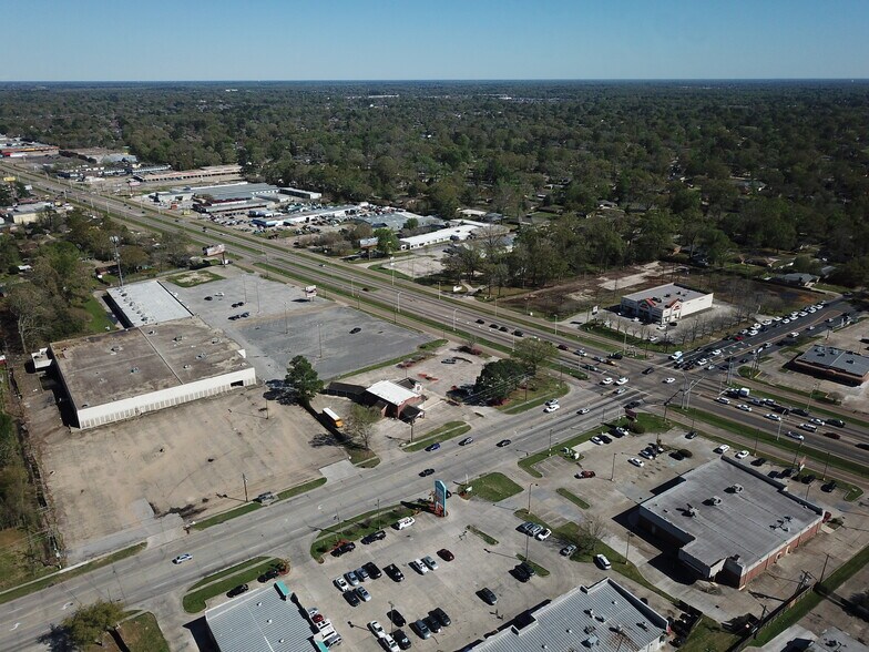 More Photos Of 11311 Florida Blvd, Baton Rouge Bank For Sale
