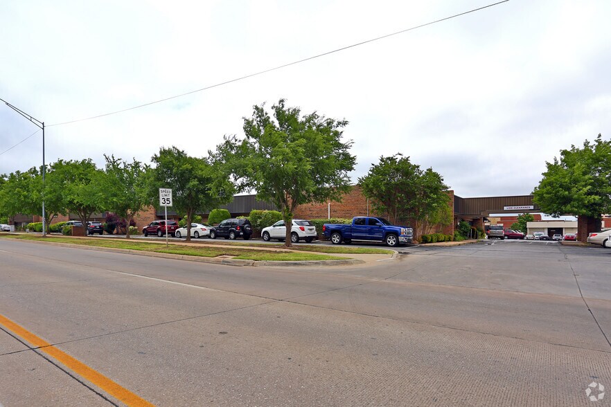 More Photos Of 500 E Robinson St, Norman Office For Sale