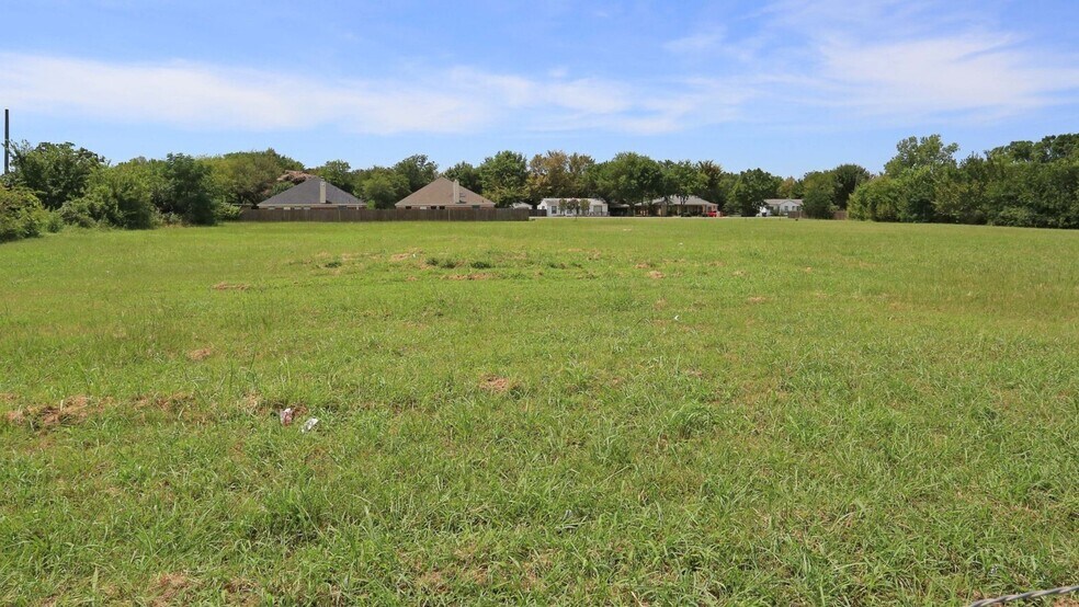 More Photos Of 11801 Lake June Rd, Balch Springs Land For Lease