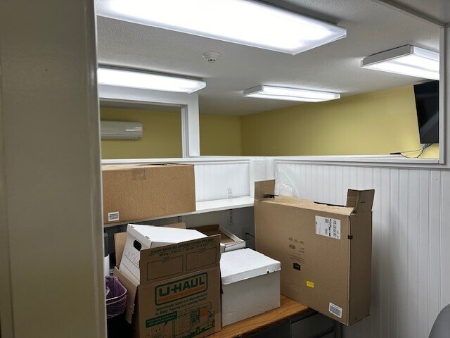 More Photos Of 22988 Ireland Rd, South Bend Showroom For Sale