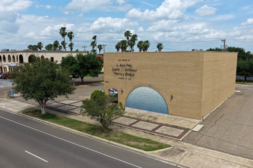 More Photos Of 600 S Closner Blvd, Edinburg Office For Sale