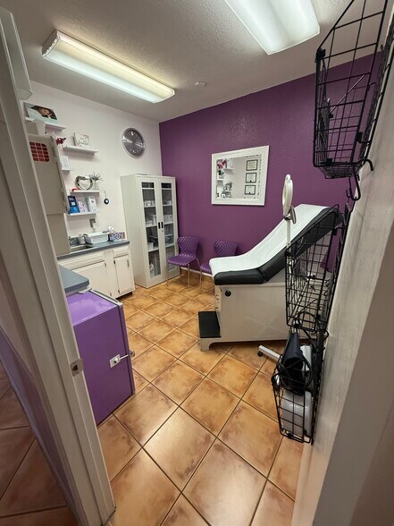 More Photos Of 2980-2982 E Fort Lowell Rd, Tucson Office For Sale