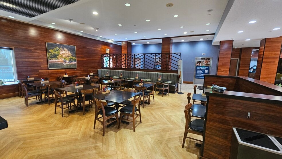 More Photos Of 8520 Baymeadows Rd, Jacksonville Hotel For Sale