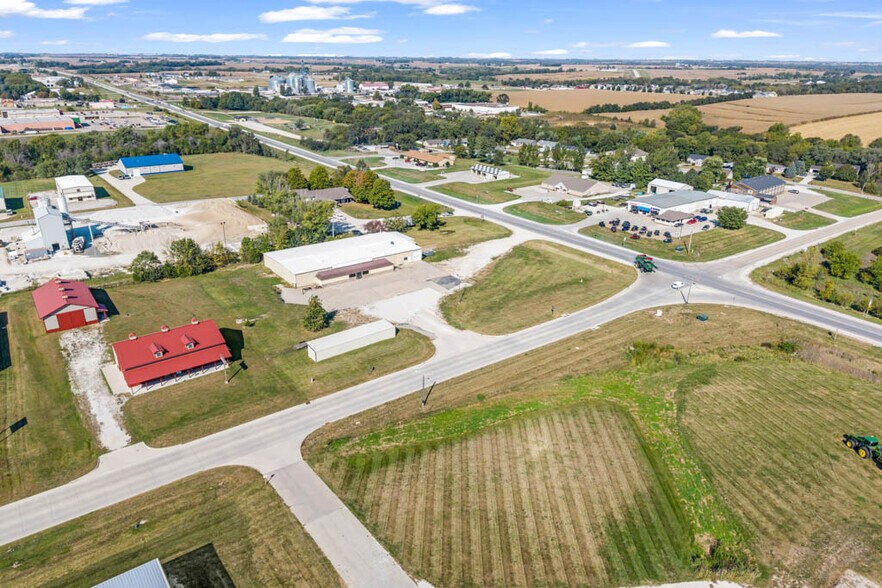 More Photos Of 1106 N 10th St, Winterset Flex For Sale