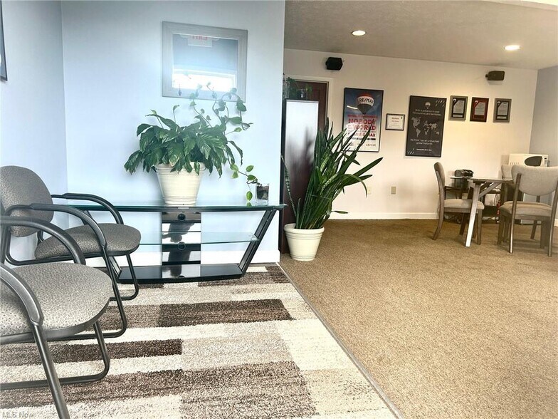 More Photos Of 32961 Pin Oak Pky, Avon Lake Flex For Sale