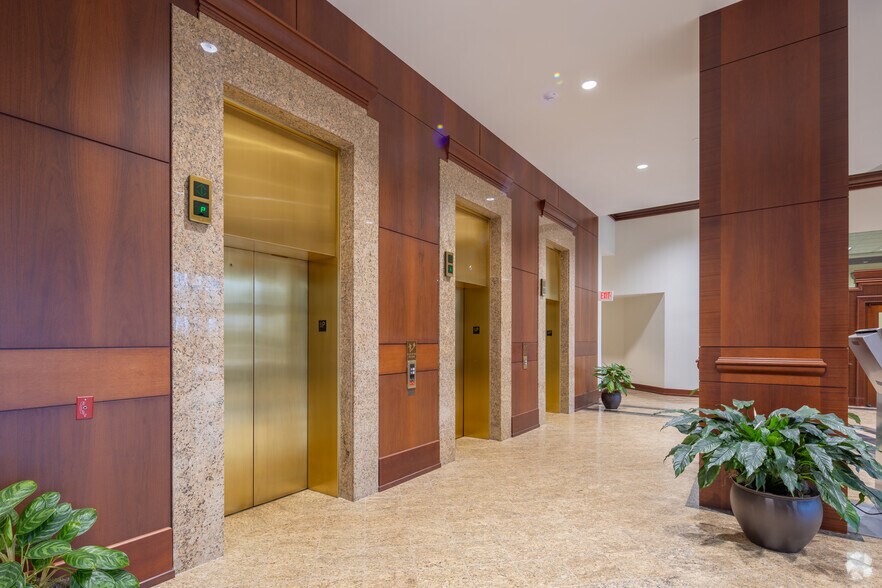 More Photos Of 1501 Main St, Columbia Coworking Space