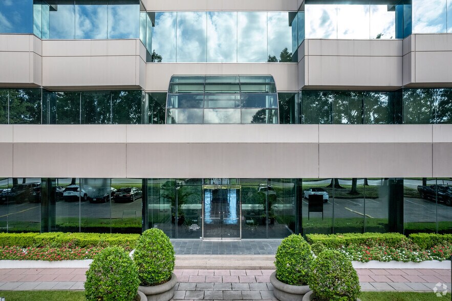 More Photos Of 2525 Bay Area Blvd, Houston Unknown For Lease