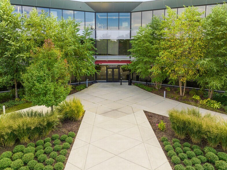 More Photos Of 2275 Half Day Rd, Bannockburn Office For Sale