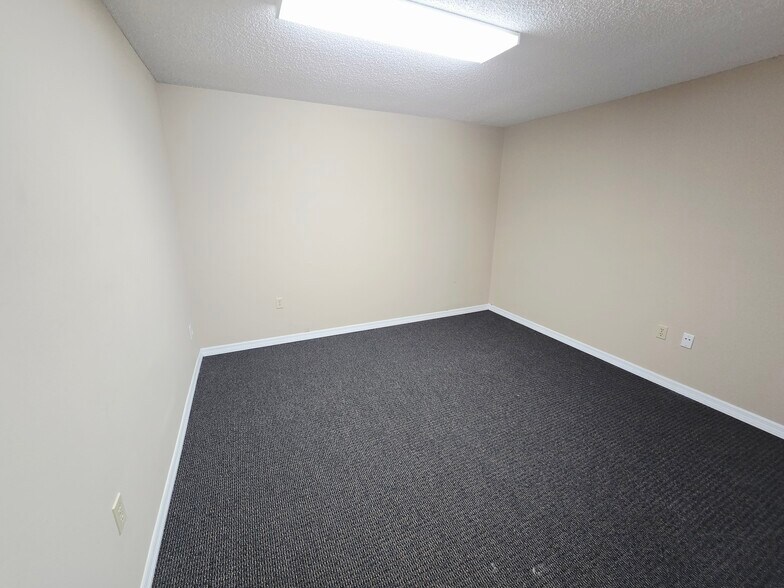 More Photos Of 437-443 Gaston Foster Rd, Orlando Office For Sale