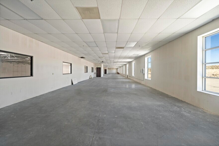 More Photos Of 2989 Lenwood Rd, Barstow Warehouse For Lease