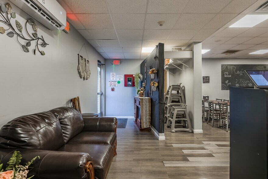 More Photos Of 77-79 Main Rd, Tiverton Restaurant For Sale