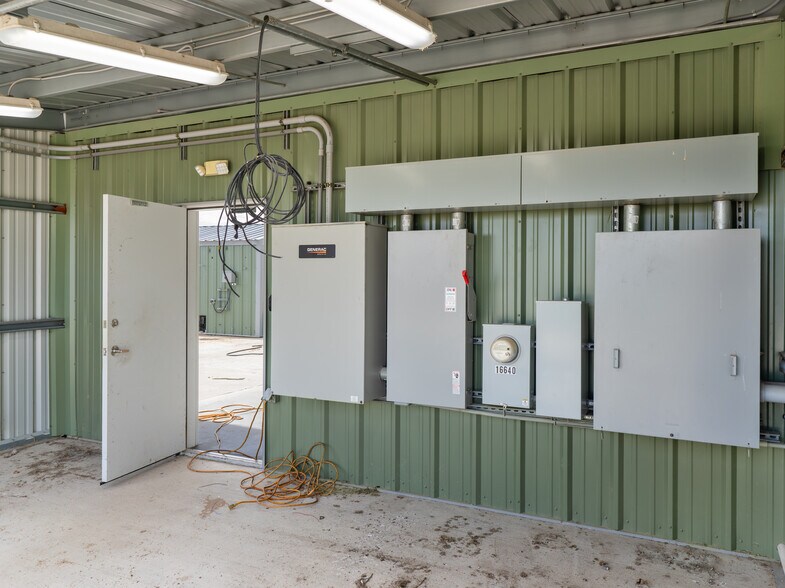 More Photos Of 16640 Highway 36, Needville Industrial For Lease